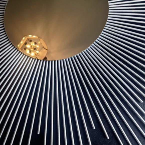 35” SILVER Glamorous Sunburst Mirror Starburst Decorative Wall Mirror - Picture 3 of 9